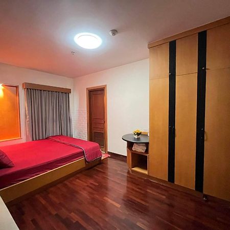 Grand Diamond Condo Suites Бангкок Экстерьер фото