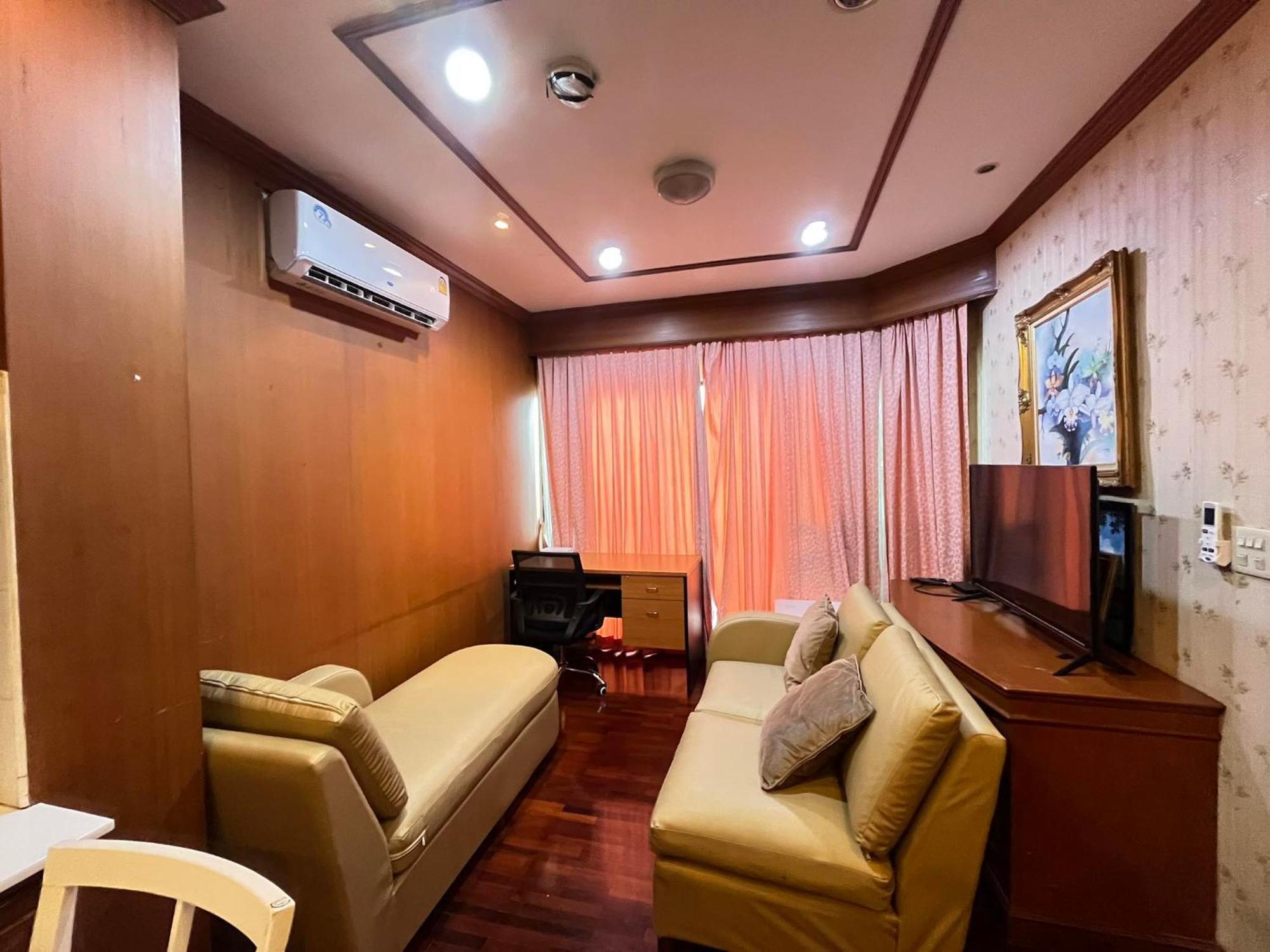 Grand Diamond Condo Suites Бангкок Экстерьер фото