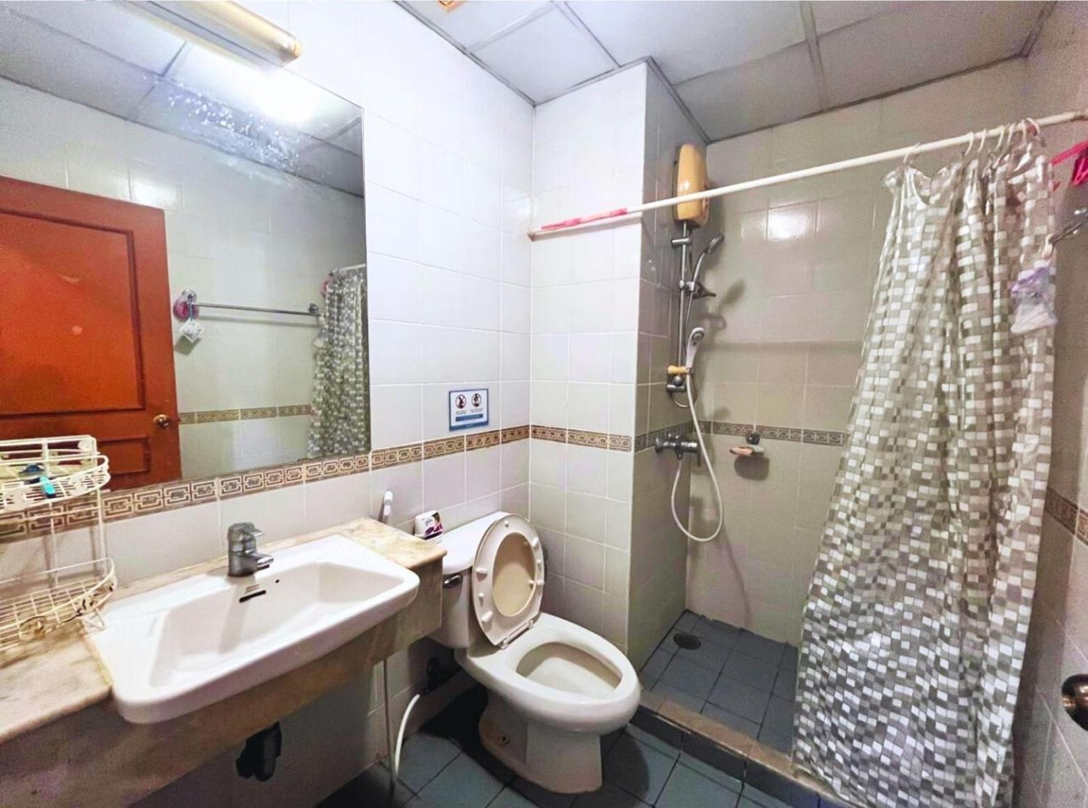 Grand Diamond Condo Suites Бангкок Экстерьер фото